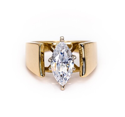 14k Yellow Gold CZ Ring Size 7