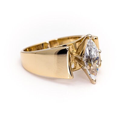14k Yellow Gold CZ Ring Size 7