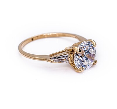 14K Yellow Gold Ring with Cubic Zirconia. Size - 6
