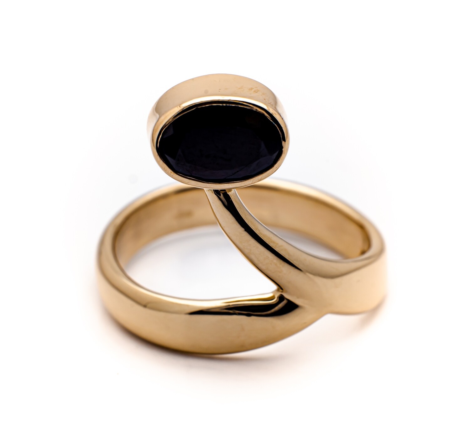 14K Yellow Gold Ring with Red Amethyst. Size - 6 1/4