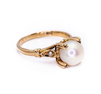 14K Yellow Gold Ring with Pearls