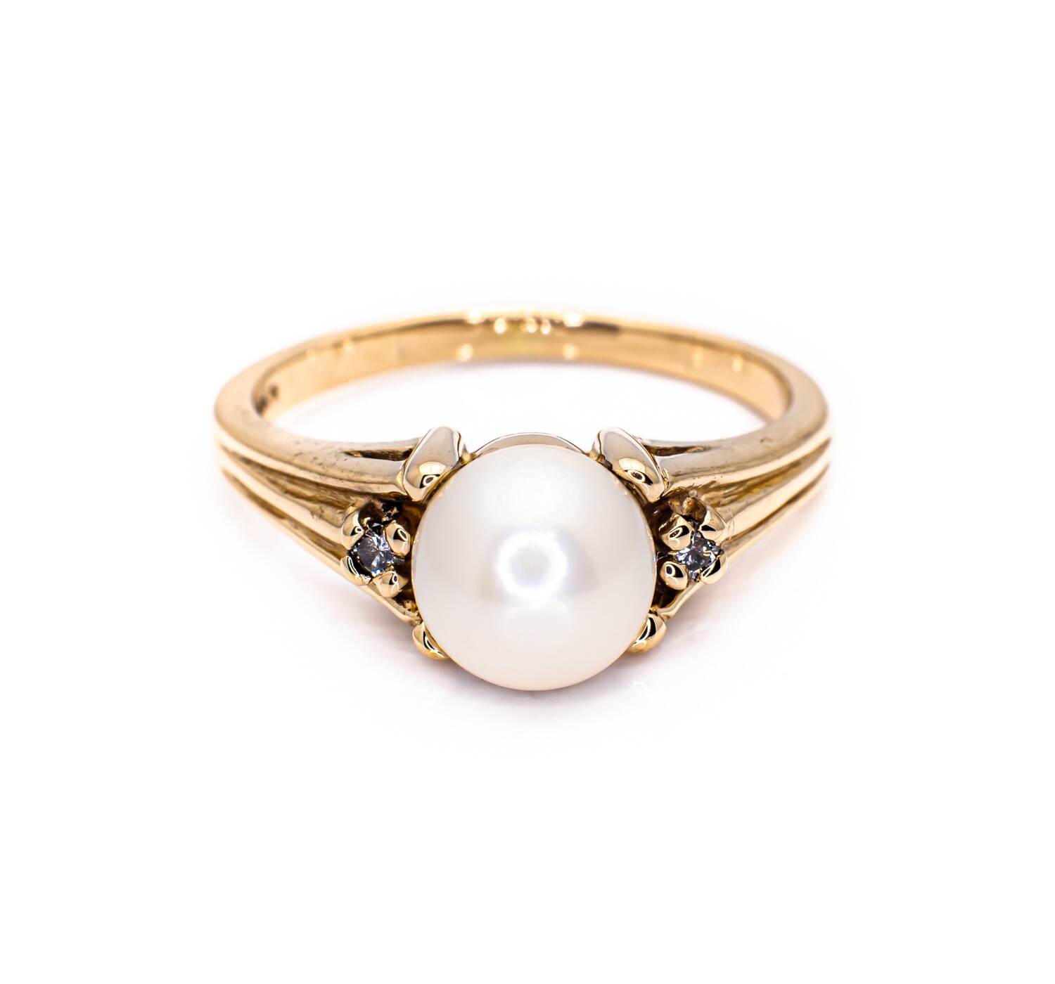 14K Yellow Gold Ring with Pearl and Diamonds. Size - 5 1/2