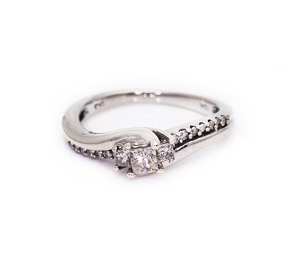 10K White Gold Ring with Diamonds. Size - 5