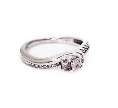 10K White Gold Ring with Diamonds. Size - 5