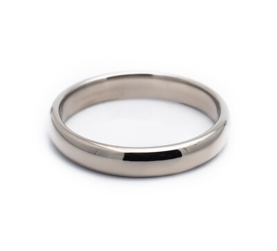 14K White Gold Ring. Size - 11