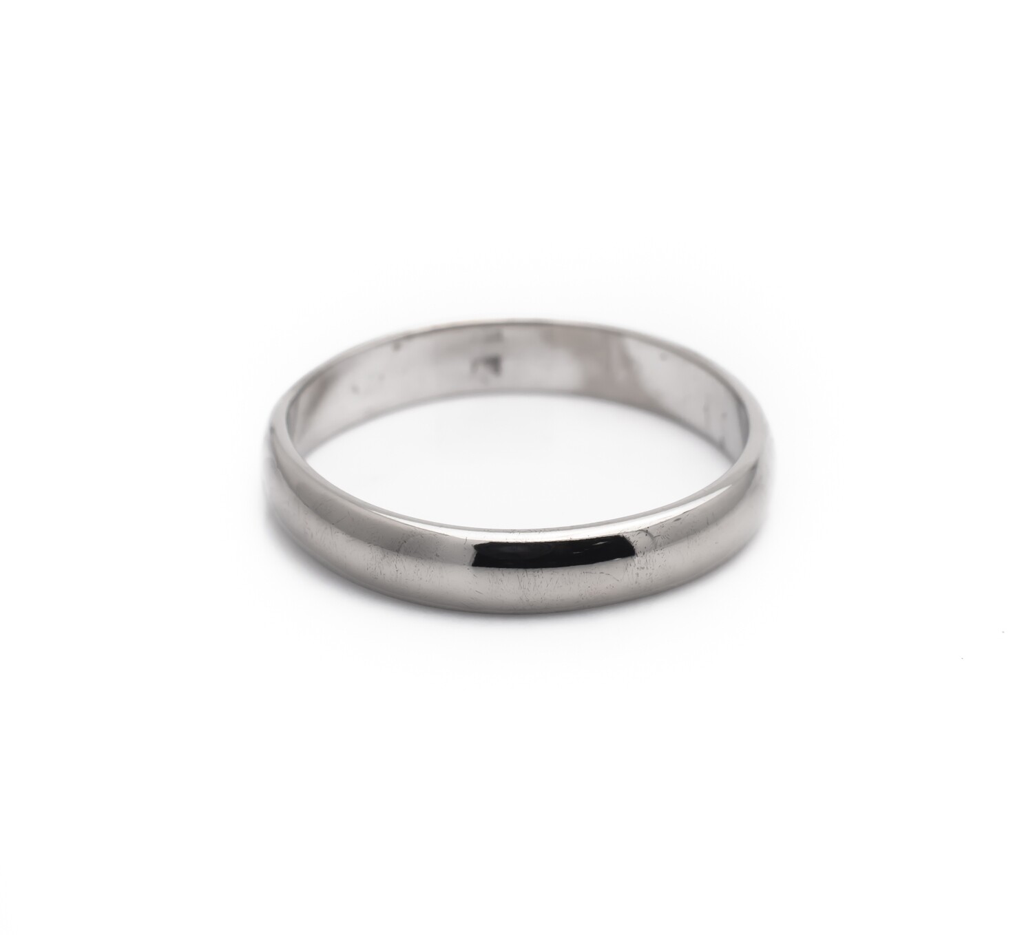 10K White Gold Ring. Size - 5 3/4