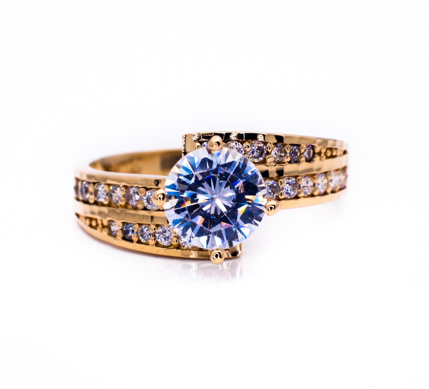15K Yellow Gold Ring with CZ Stones. Size - 8