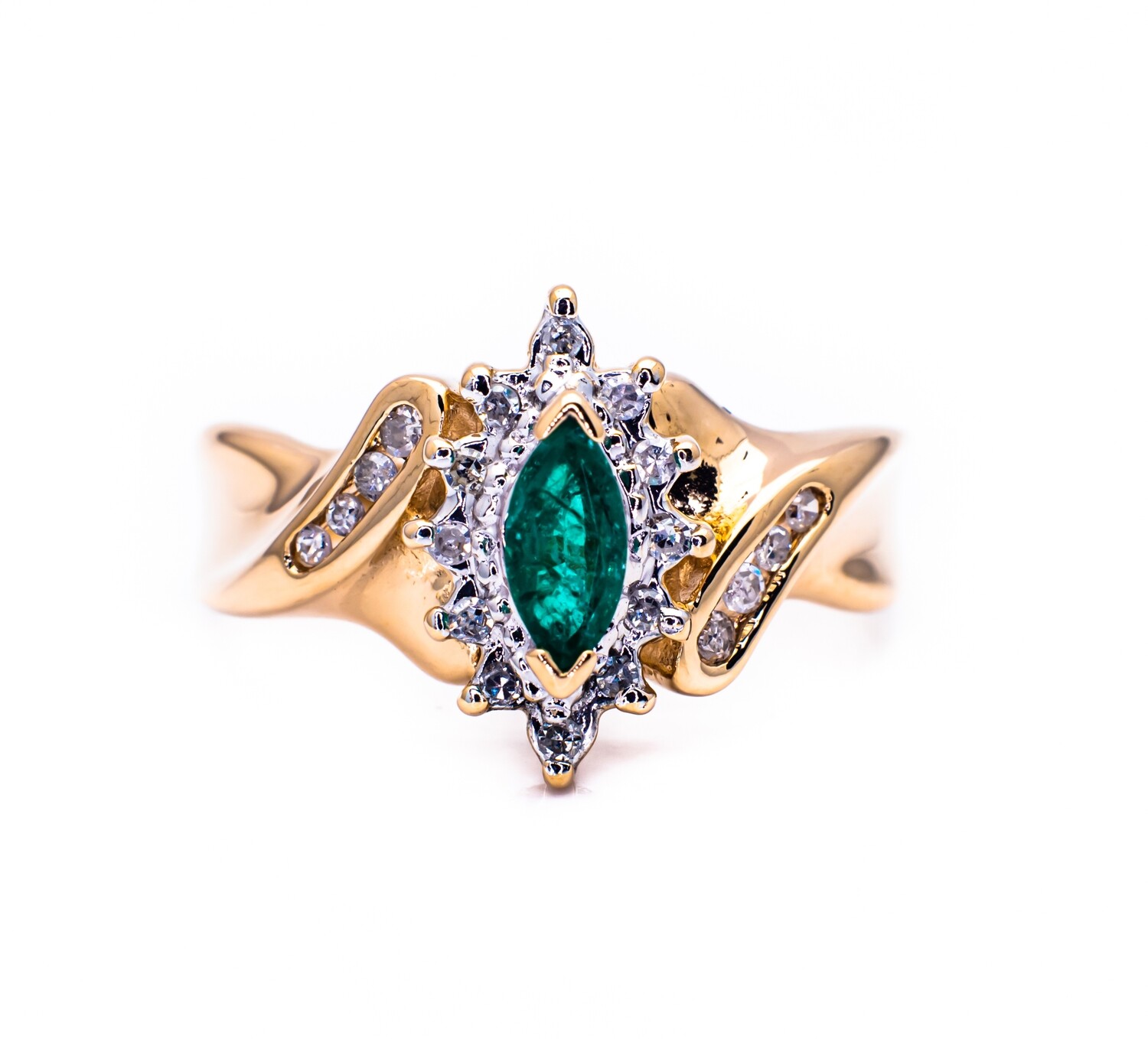 14K Yellow Gold Ring with Natural Emerald and Diamonds. Size - 6 1/4