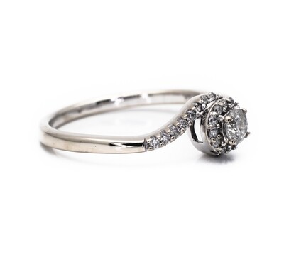14K White Gold Ring with Diamonds. Size - 7