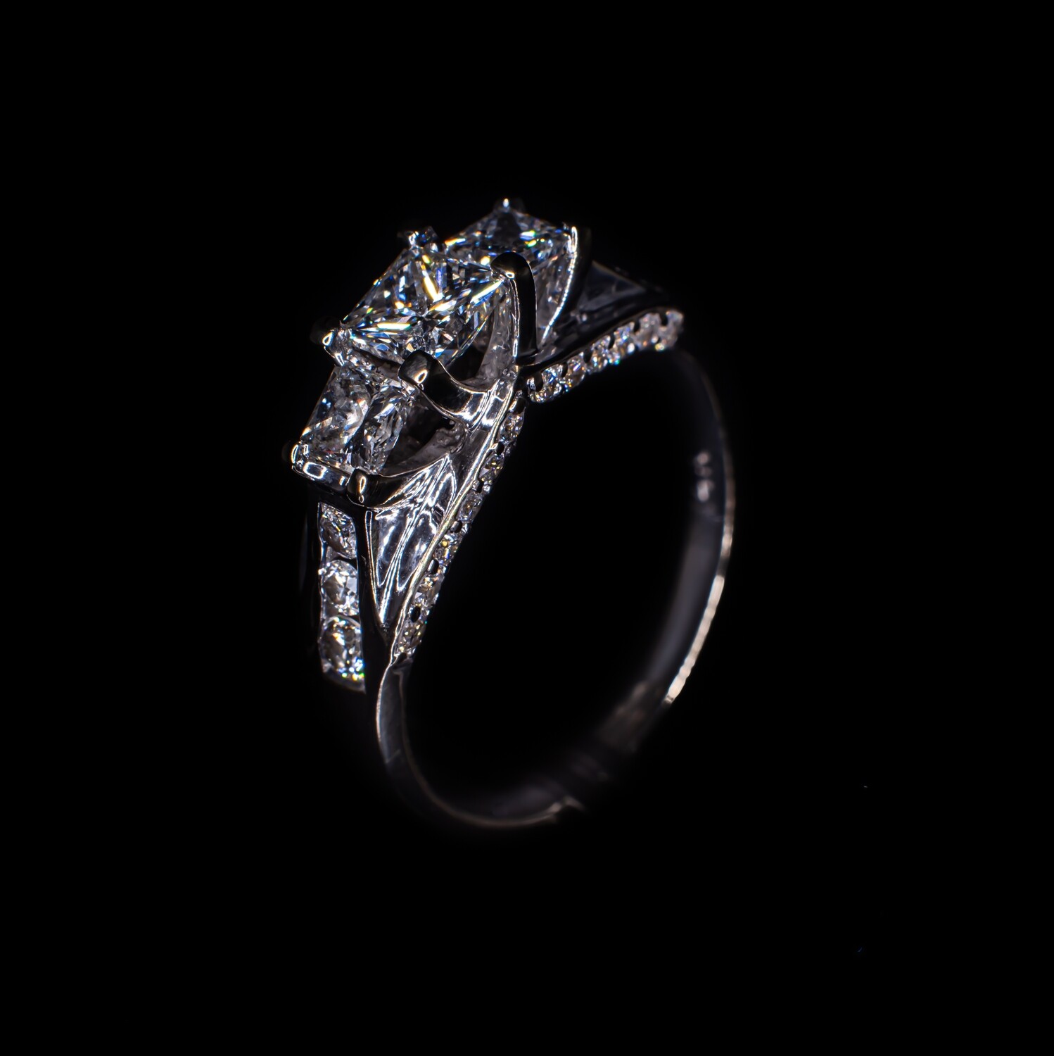 Princess Cut and Brilliant Cut Ring