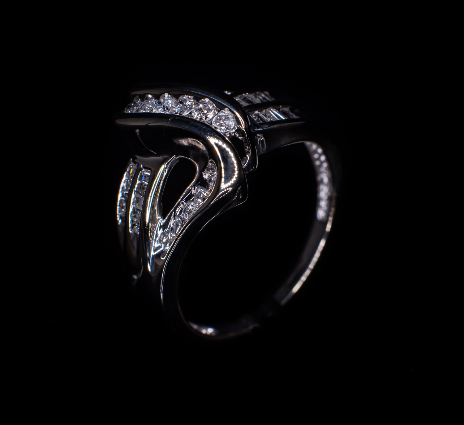 10K White Gold Diamond Ring