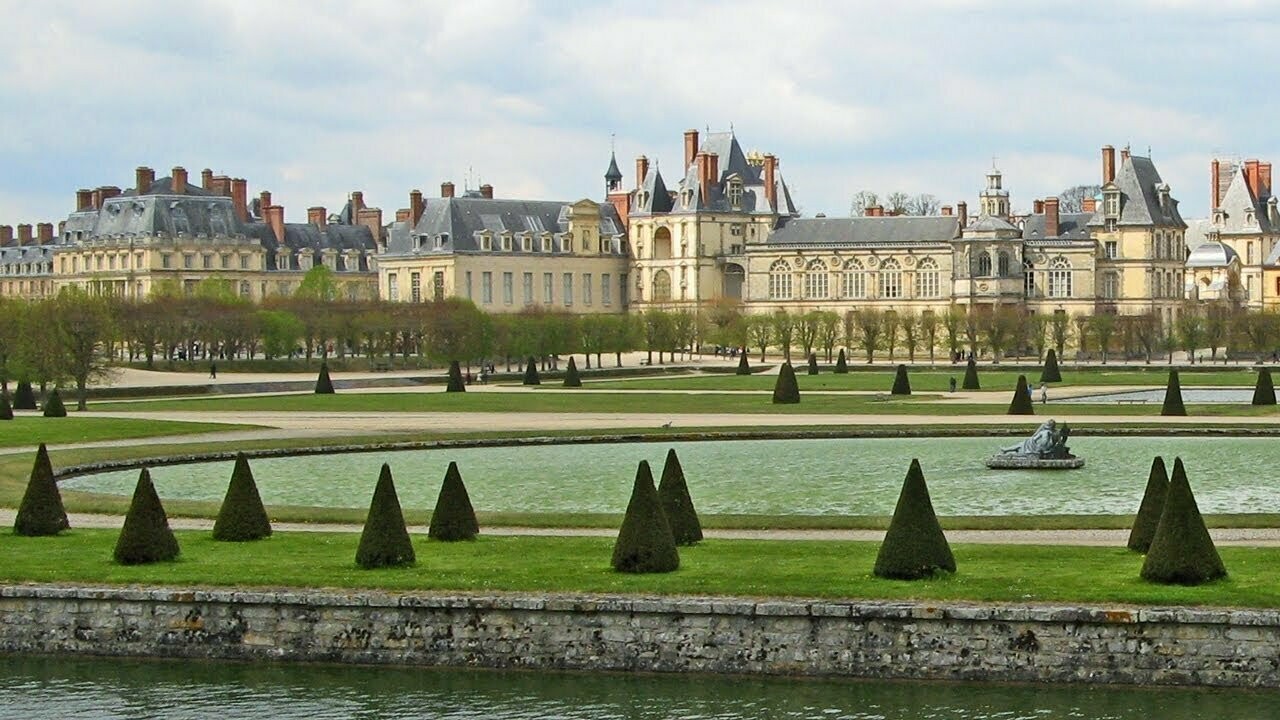 CHATEAU DE FONTAINEBLEAU CHATEAU DE FONTAINEBLEAU