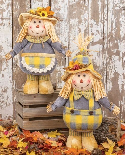 Gray-Plaid Scarecrow Stander