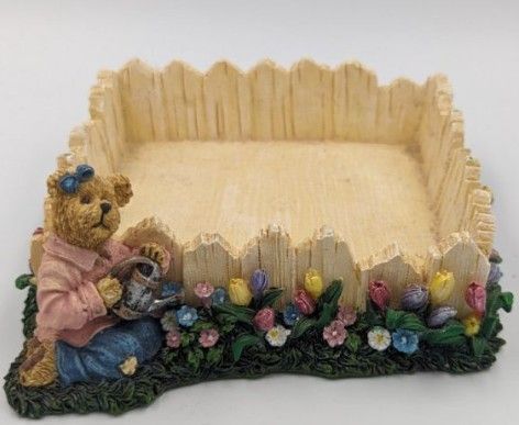 Miss Bloominbeary's Memo Holder Miss Bloominbeary's Memo Holder