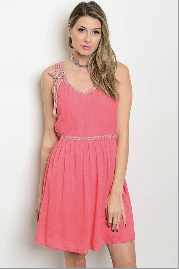 Coral dress waisted Detail