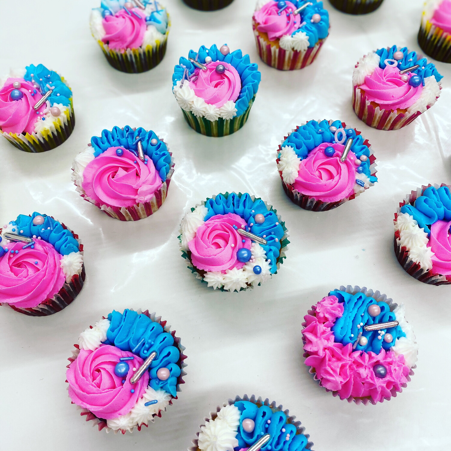 ADULTS BUTTERCREAM & PIPING - PRIVATE LESSON ADULTS BUTTERCREAM & PIPING - PRIVATE LESSON