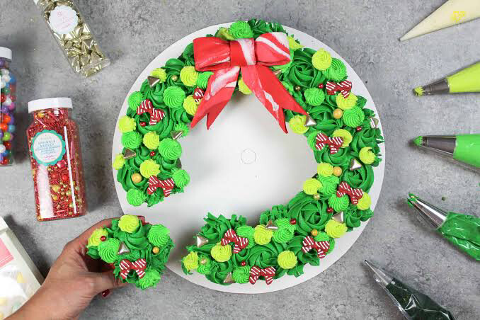 (7+) Pull-a-part Christmas Wreath - Workshop for KIDS - Sunday 24th December 2023 (9am - 10.30am)