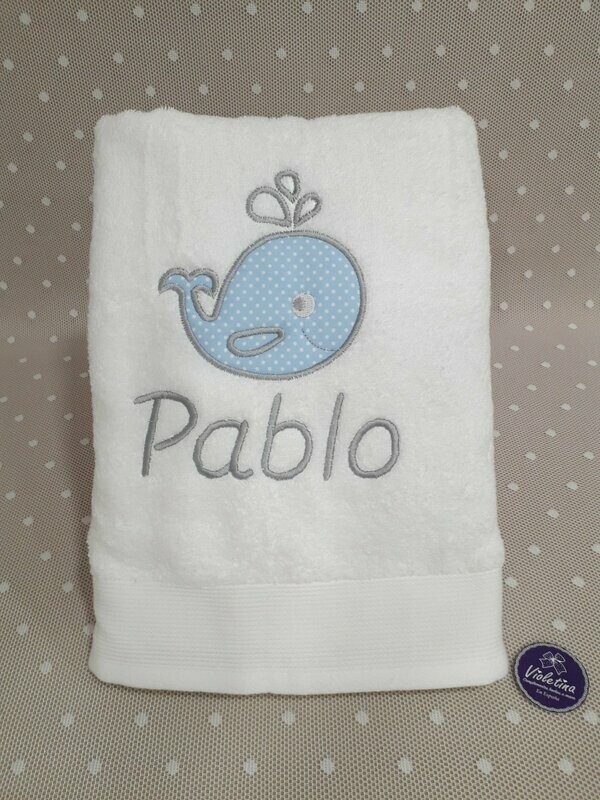 Juego de 2 toallas bordadas (baño y lavabo) con dibujo y nombre PABLO Juego de 2 toallas bordadas (baño y lavabo) con dibujo y nombre PABLO