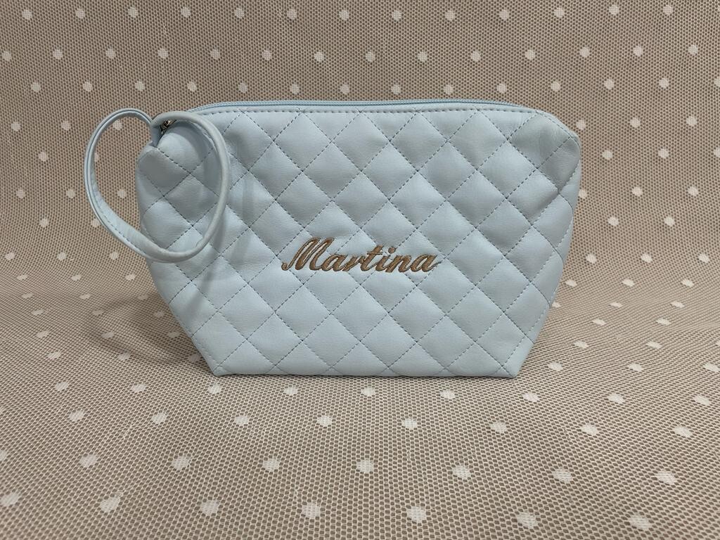 Neceser CELESTE para bebé + bordado TOSTADO nombre MARTINA