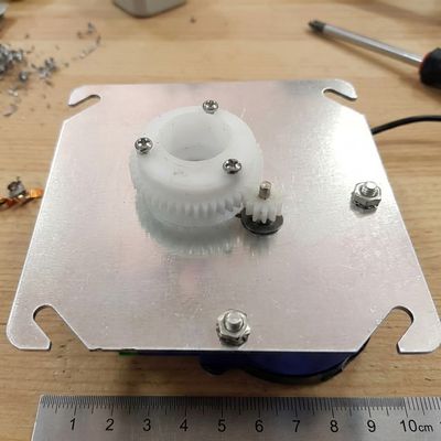 motor and gear set for lawn lighthouse beacons