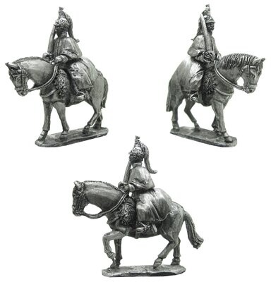 28mm French Napoleonic Cuirassiers/Dragoons wearing capes over saddle