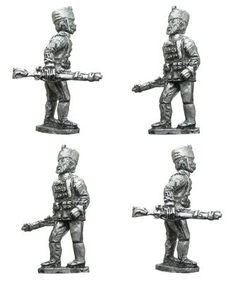 28mm WW1 German hussars dismounted trail arms