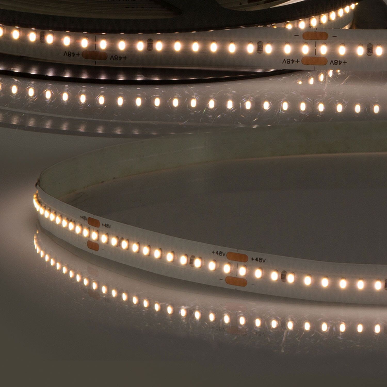 Heller LED Streifen 20m lang warmweiß