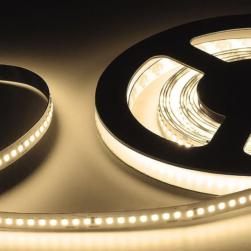 LED Streifen hell in warm-weiss | 200 Lumen/W | 8W/m | 