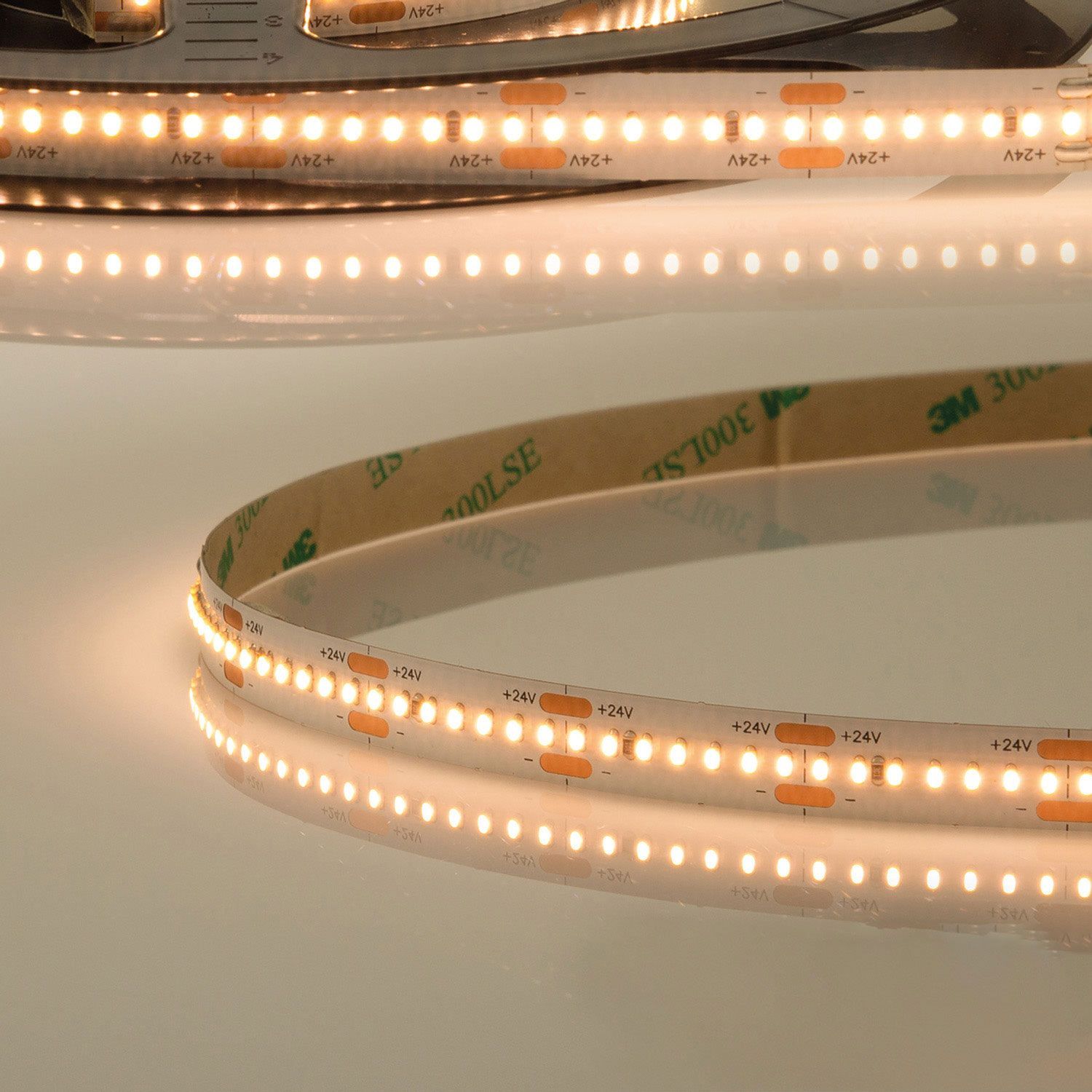 LED Band hell | 2700Kelvin | 1350Lm/m | 15W/m | CRI92 LED Band hell mit 1350Lm/m bei 2700Kelvin von 1A-Ledshop