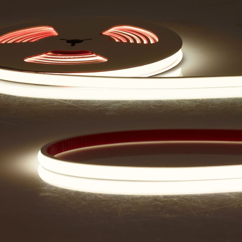 LED Streifen außen in 2700Kelvin | Flextube MiniCut mit 10W/m und 800Lm/m