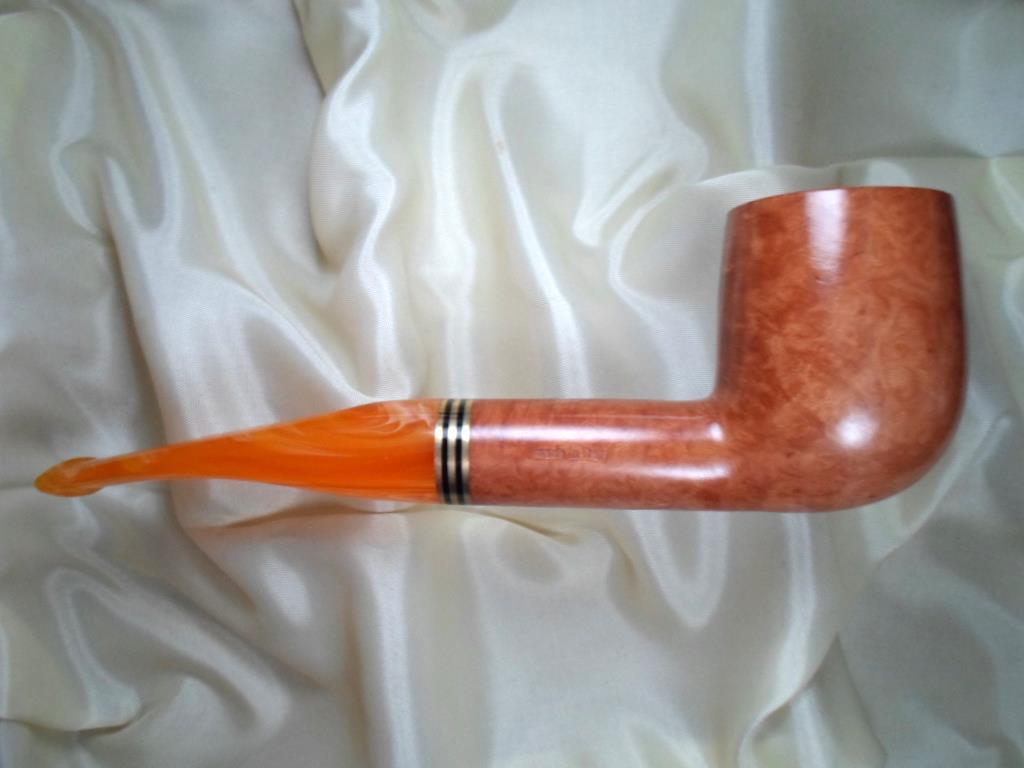 Discover Handcrafted Pipes & Fine Tobacco