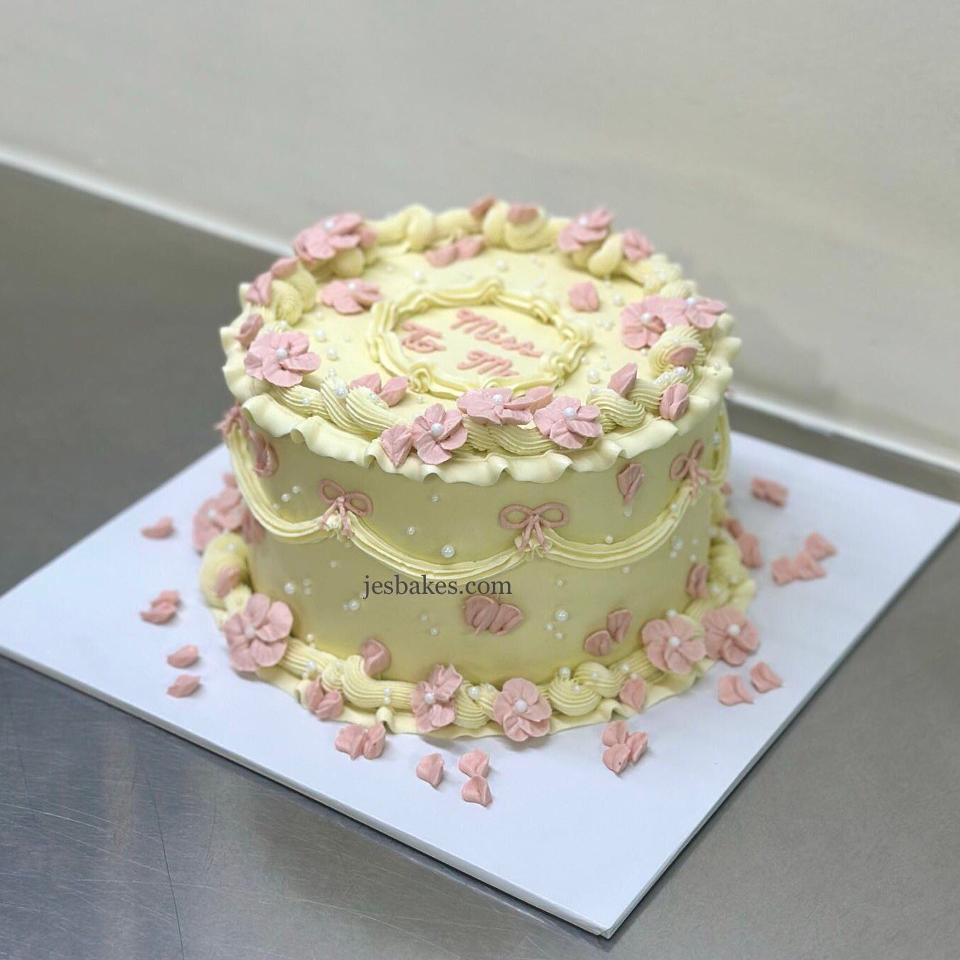 Vintage Floral Cake
