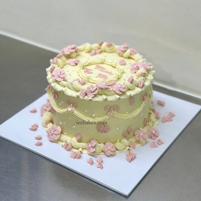 Vintage Floral Cake
