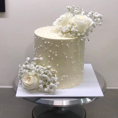Classic Pearl Cake