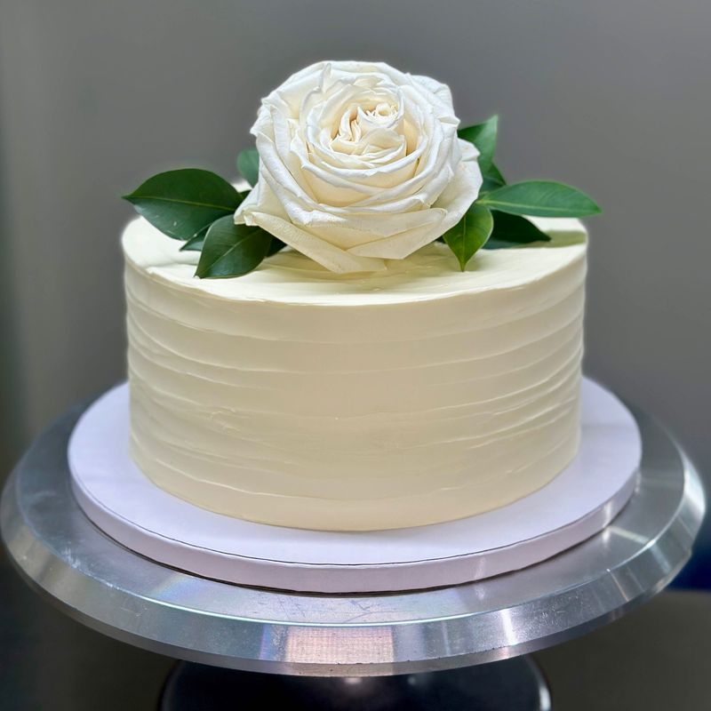 Minimalist Elegant Cake