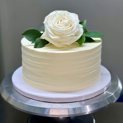 Minimalist Elegant Cake