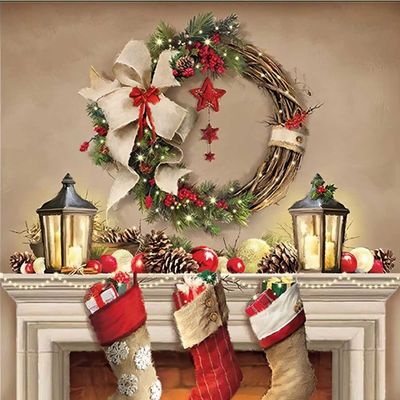 Decoupage Paper Napkins - Christmas/Xmas - Wreath And Socks   (1 Sheet)