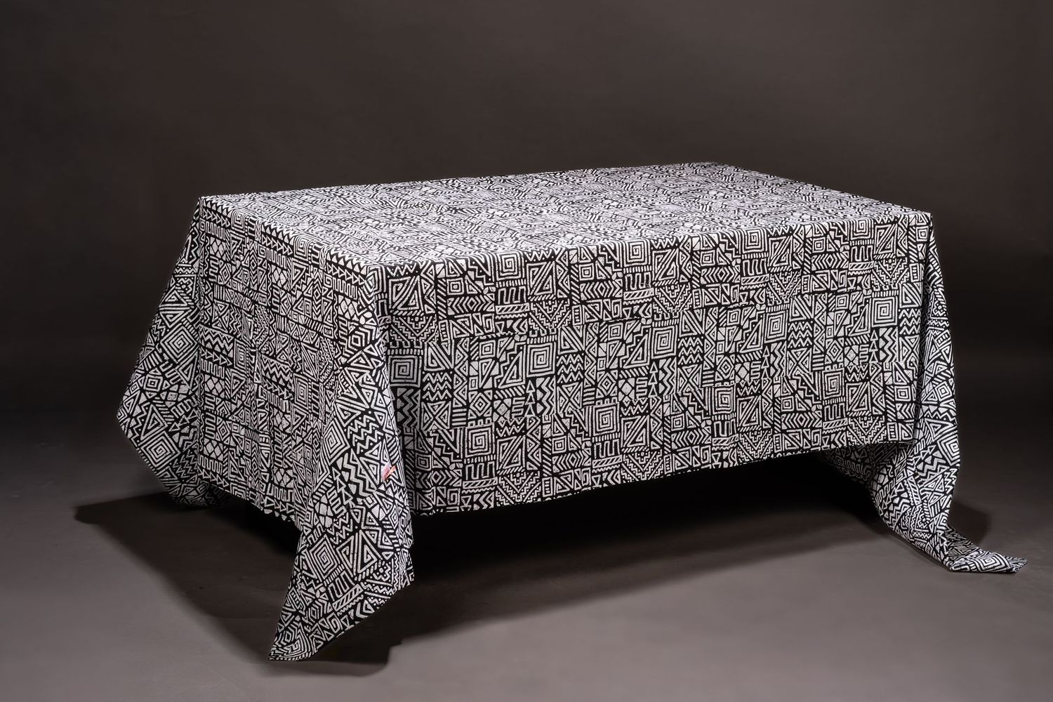 NAPPE DE TABLE SANGA BLACK