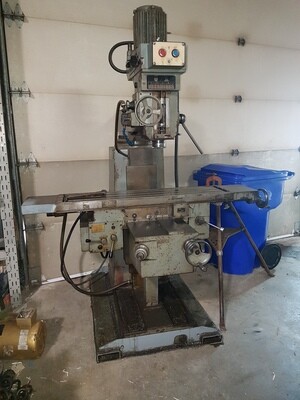 TOS Kurim Finesa Milling Machine with Table 65"x11"1/2
