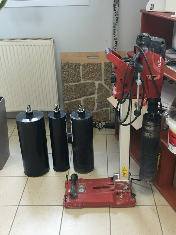 CAROTTEUSE ELECTRIQUE SUR BATI