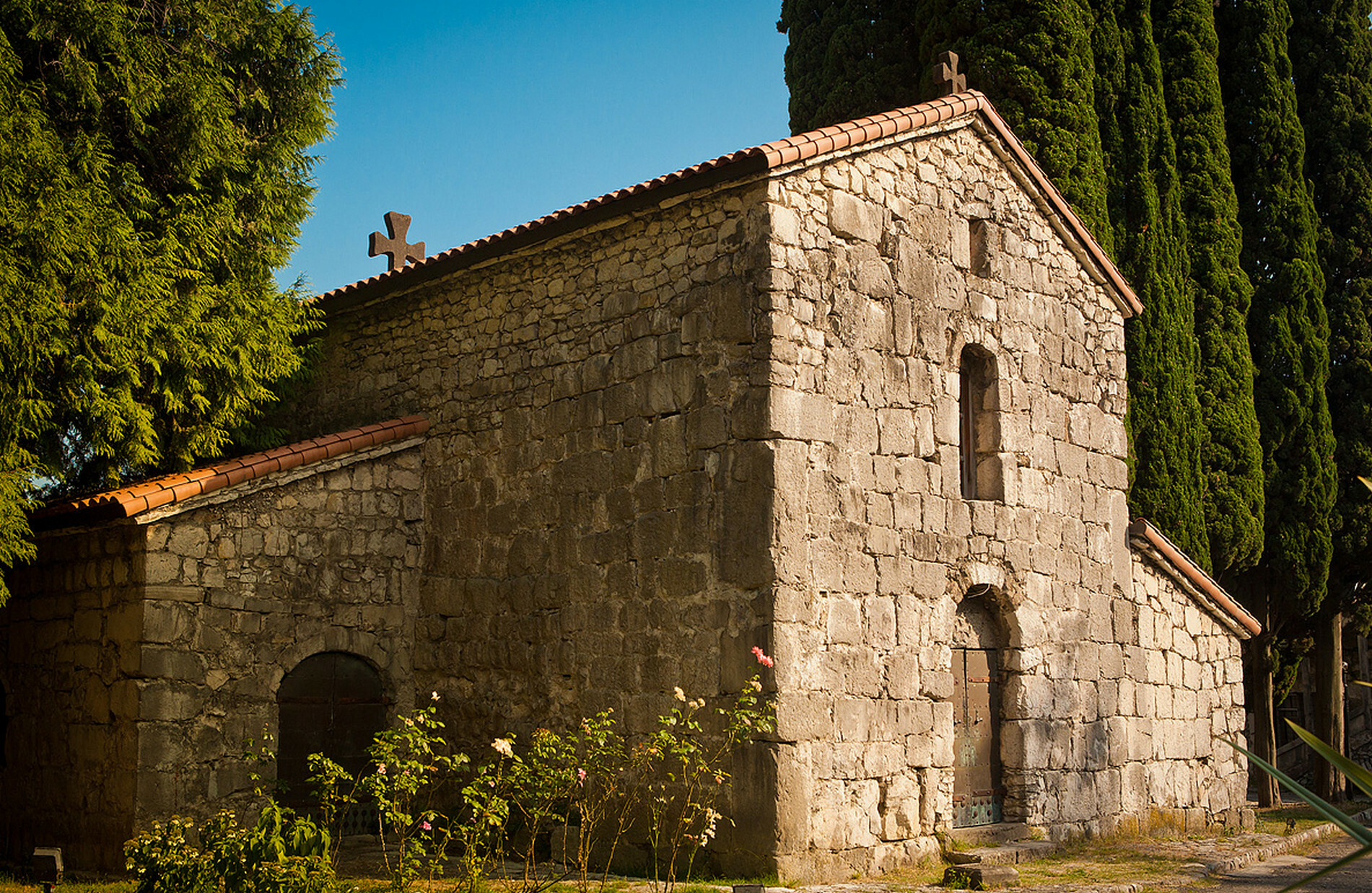 Команский монастырь сухум. Святыни абхазии. Новый афон, каманы. Моквский собор успения пресвятой богородицы в абхазии. Святые места в абхазии паломничество.