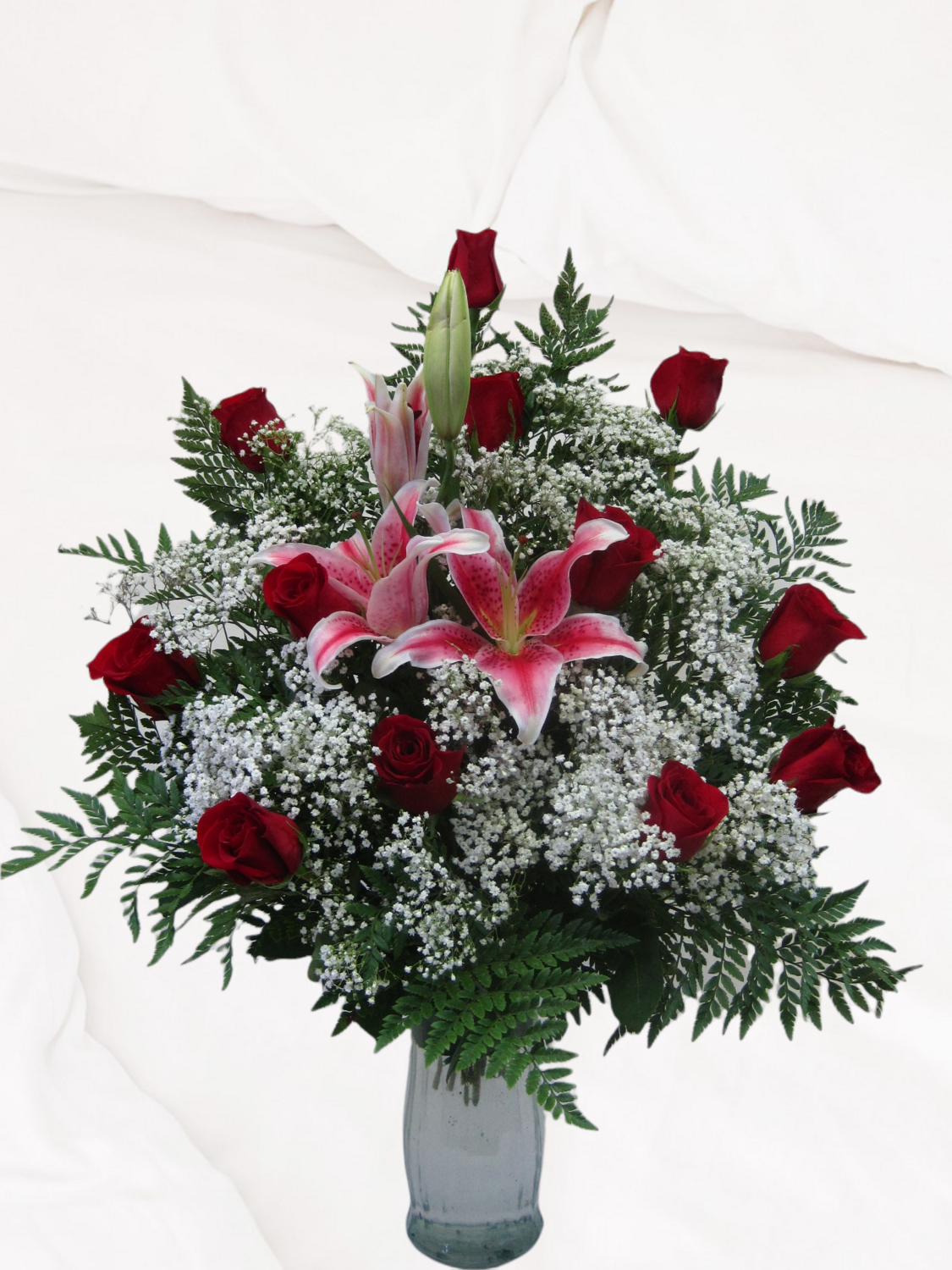 Nelly's Classic 1 Dozen Roses With Lilies