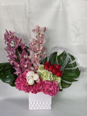 Large Exquisite Florist Choice Design 
