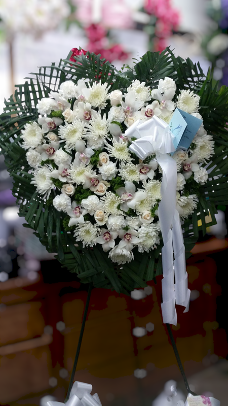 Exquisite White Sympathy Heart