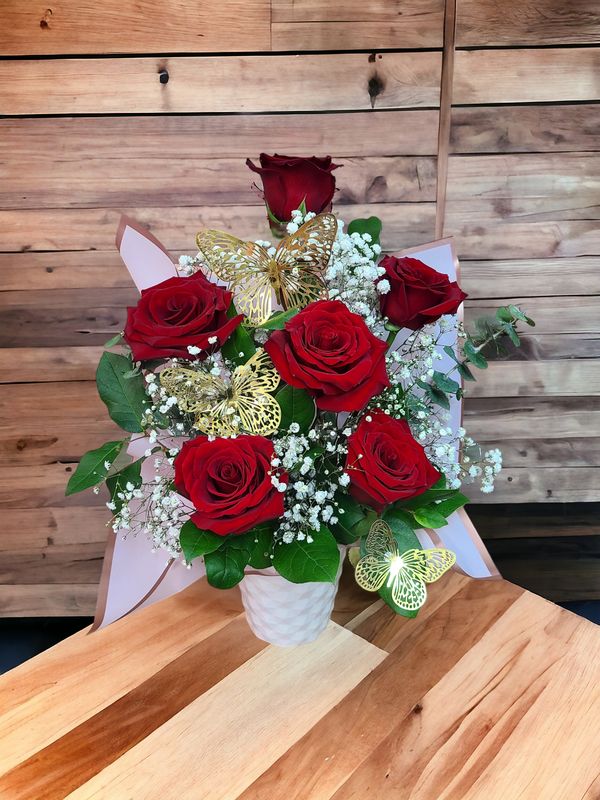 Nelly's Classic 1/2 Dozen Roses