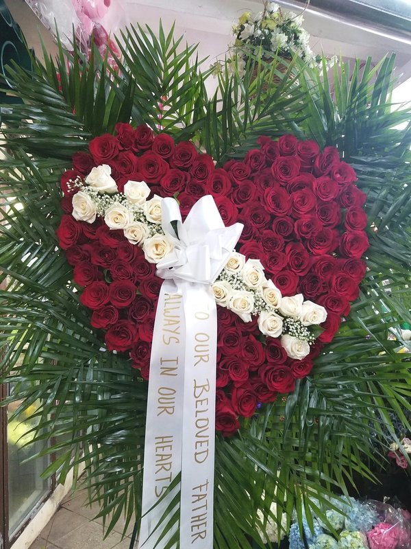 Two Color Heart of Roses