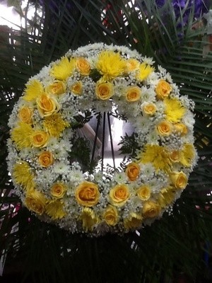 Yellow Rose Sympathy Wreath