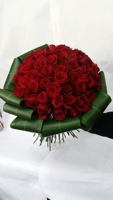 Gorgeous 75 Piece Ball of Roses