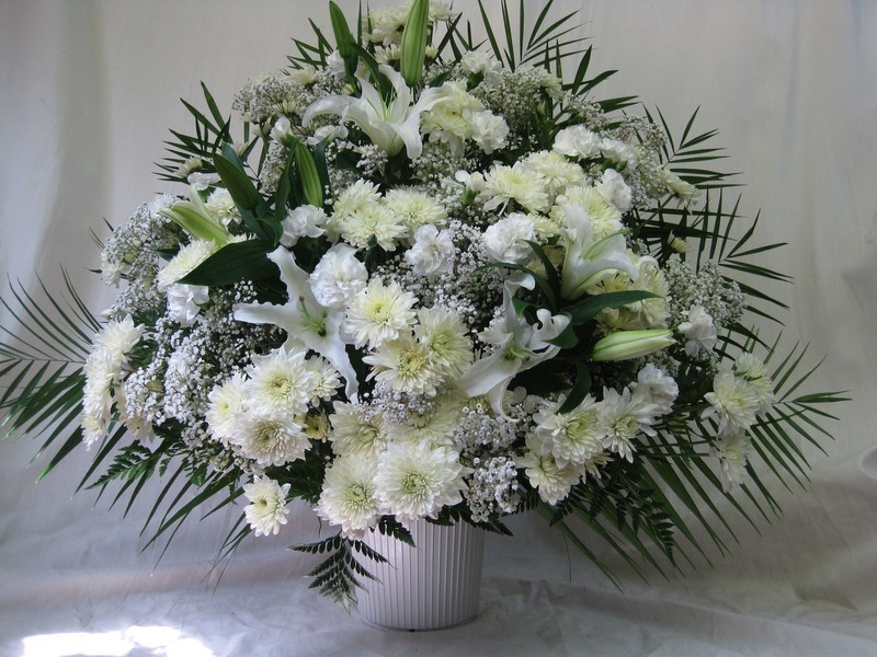 Sympathy Basket In Classic White