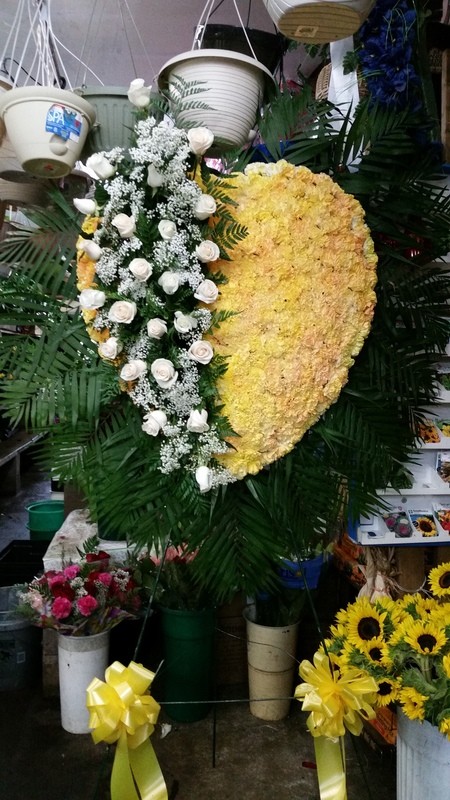 Exquisite Yellow And White Broken Heart